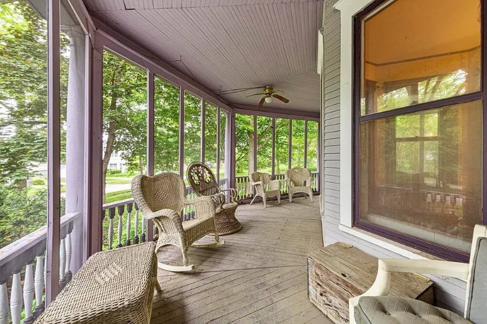 1895 Victorian house Emmetsburg Iowa - 5 - porch.jpeg