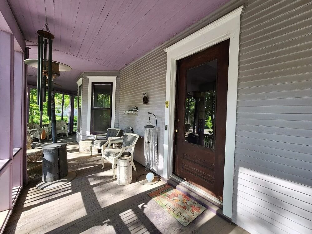 1895 Victorian house Emmetsburg Iowa - 7 - porch.jpeg