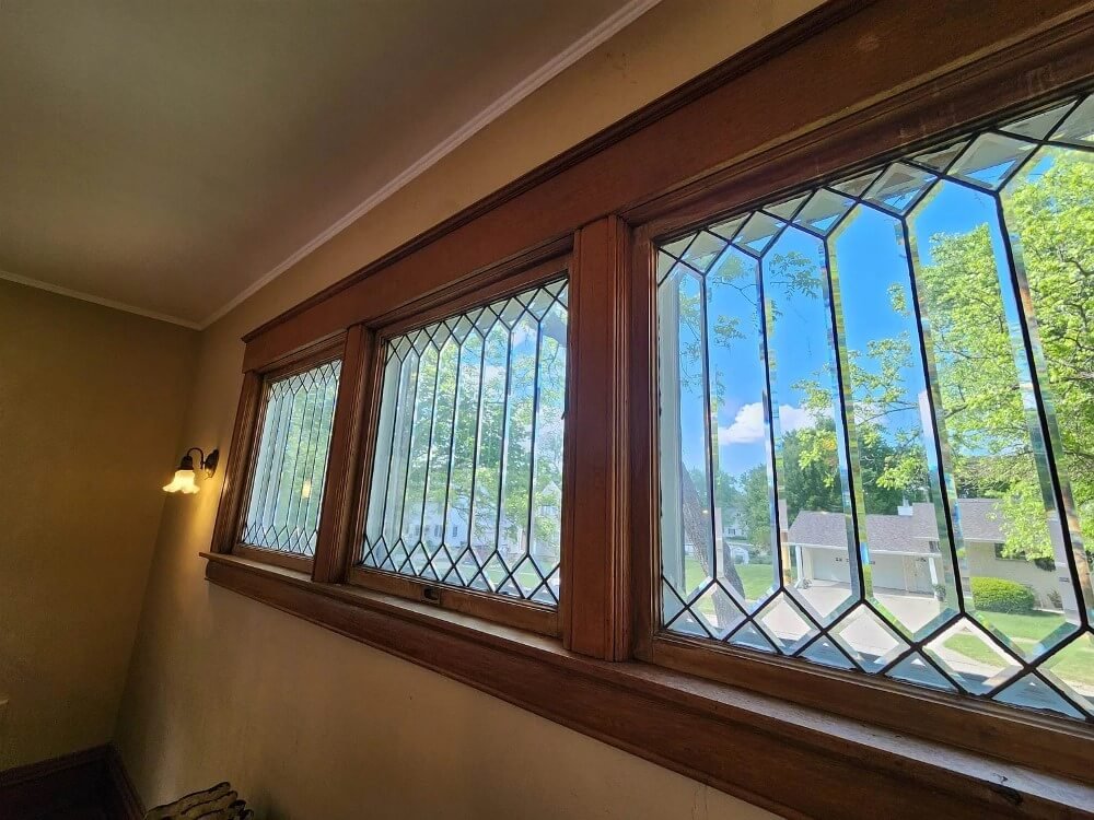1895 Victorian house Emmetsburg Iowa - 26 - windows.jpeg