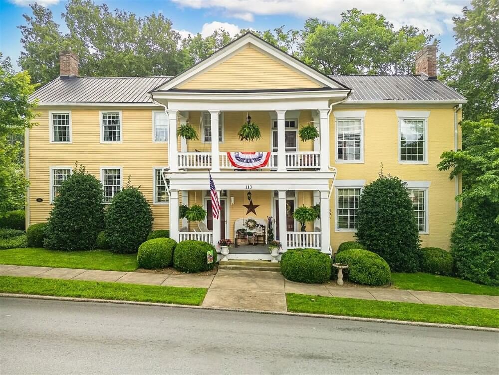 The Governors Corner 1809 Greek Revival house Russellville Kentucky - 1 - front view.jpeg
