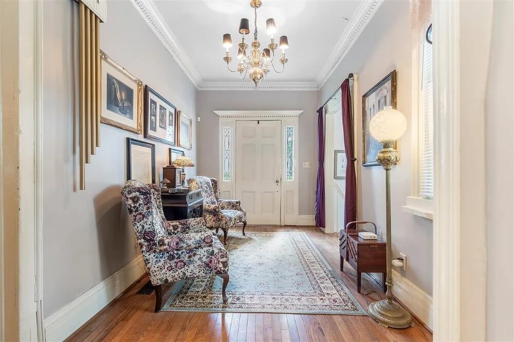 The Governors Corner 1809 Greek Revival house Russellville Kentucky - 4 - foyer.jpeg
