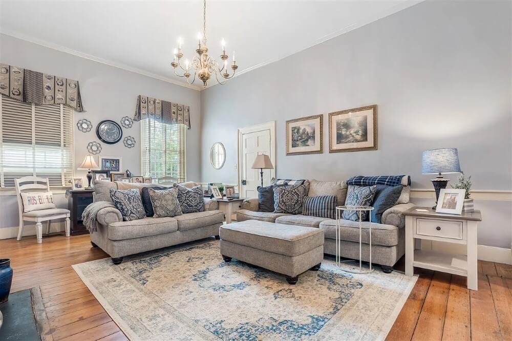 The Governors Corner 1809 Greek Revival house Russellville Kentucky - 14 - living room.jpeg