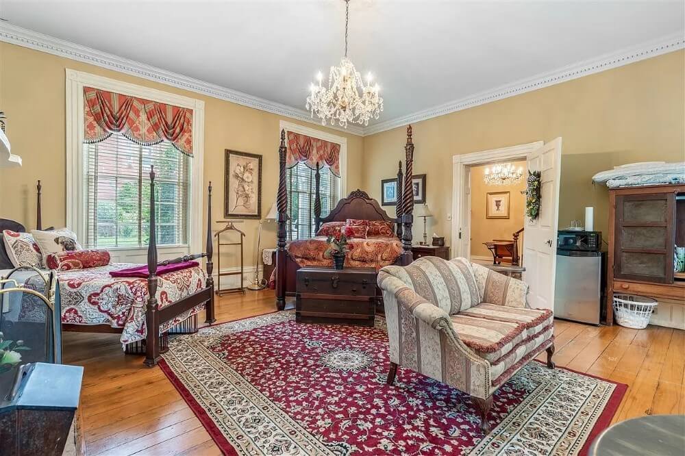 The Governors Corner 1809 Greek Revival house Russellville Kentucky - 30 - bedroom.jpeg