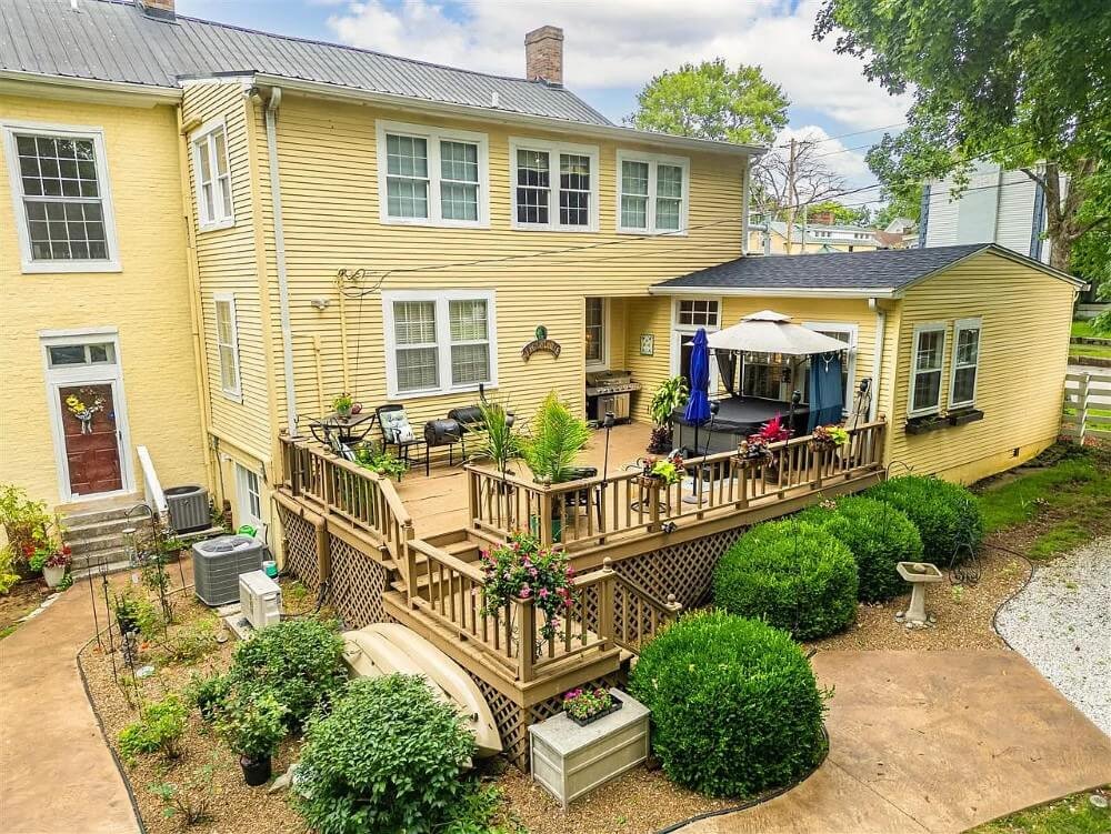 The Governors Corner 1809 Greek Revival house Russellville Kentucky - 35 - deck.jpeg