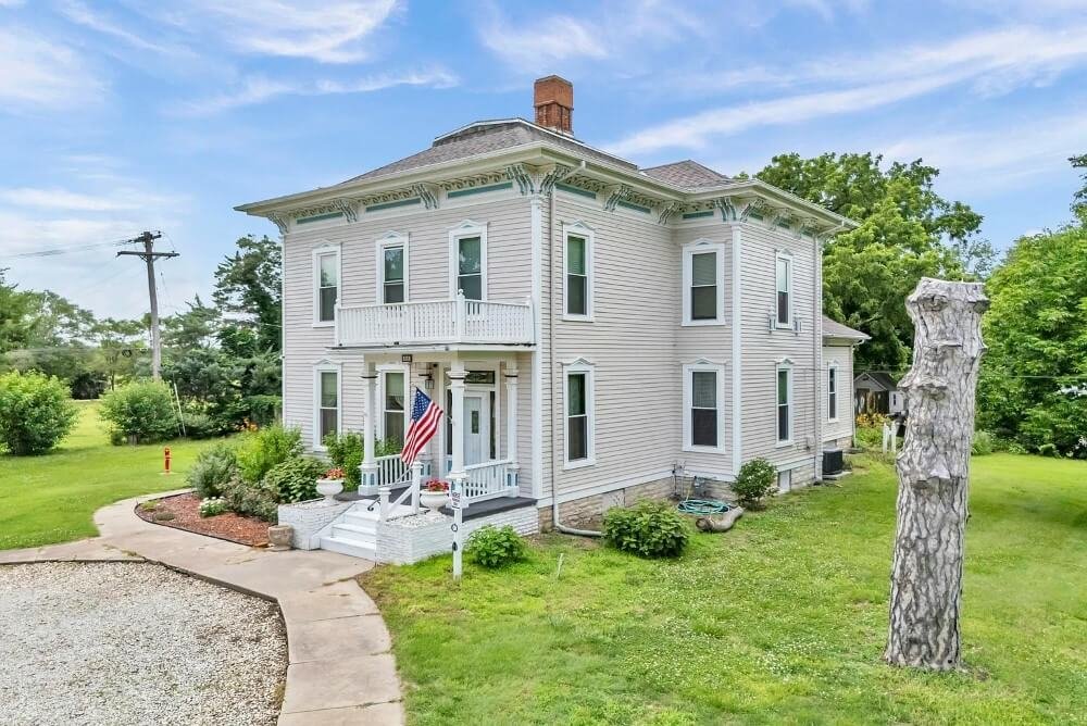 1890 Victorian house Lindsborg Kansas - 2 - front view.jpg