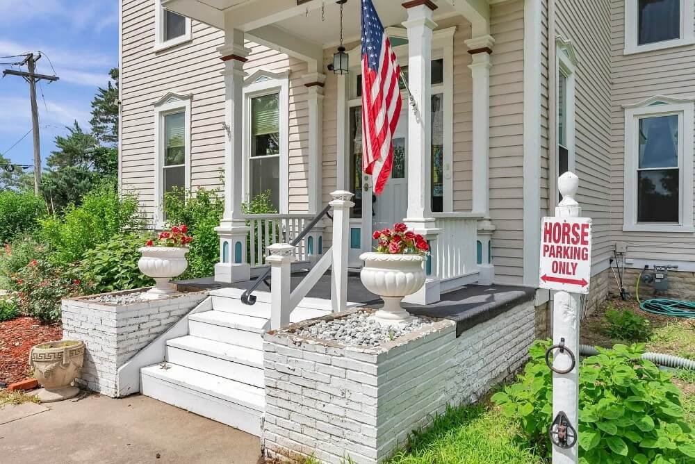 1890 Victorian house Lindsborg Kansas - 4 - front view.jpg