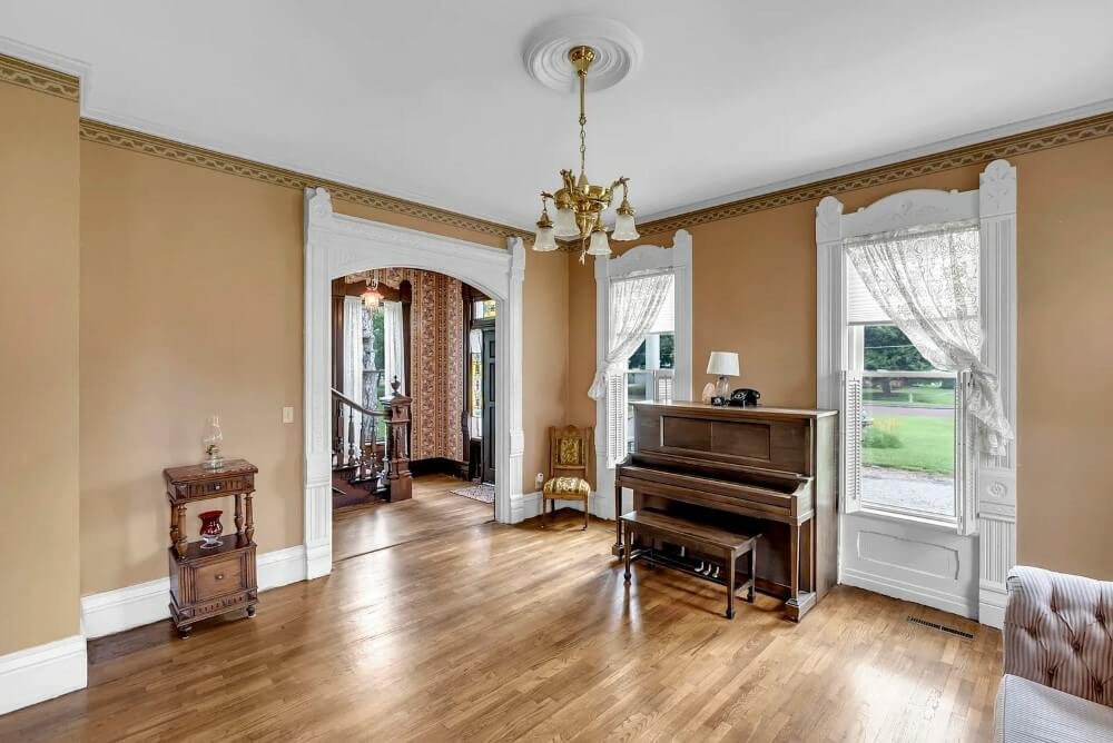 1890 Victorian house Lindsborg Kansas - 7 - living room.jpg