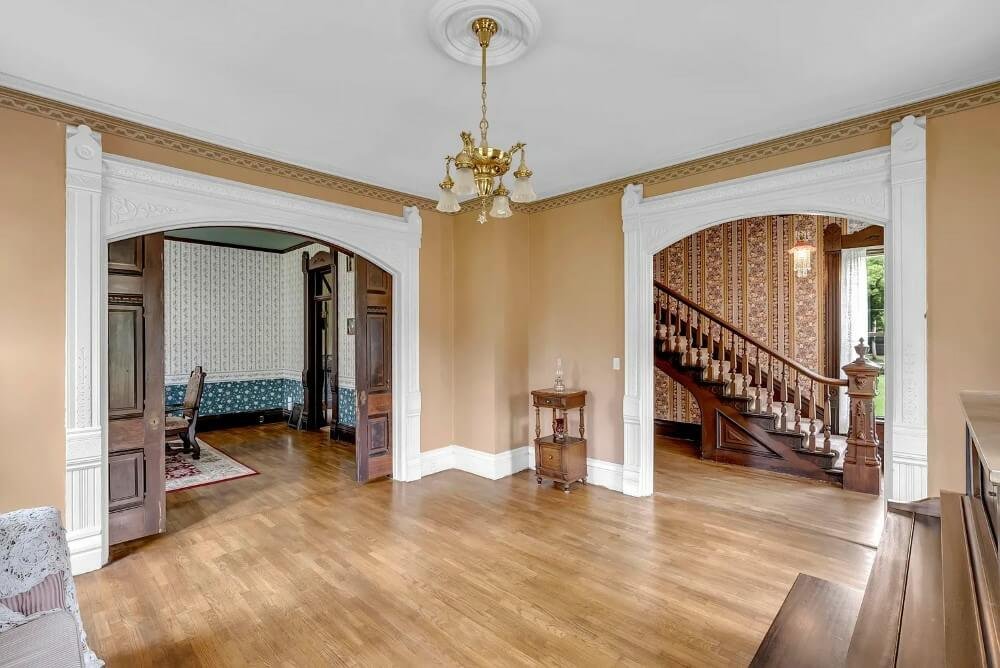 1890 Victorian house Lindsborg Kansas - 8 - living room.jpg
