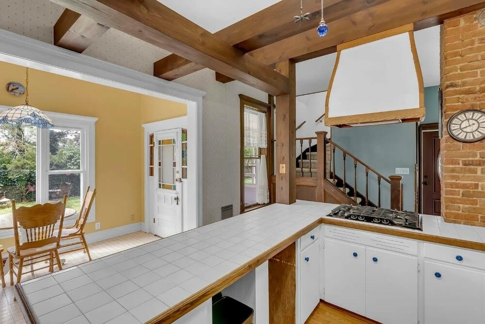 1890 Victorian house Lindsborg Kansas - 16 - kitchen.jpg
