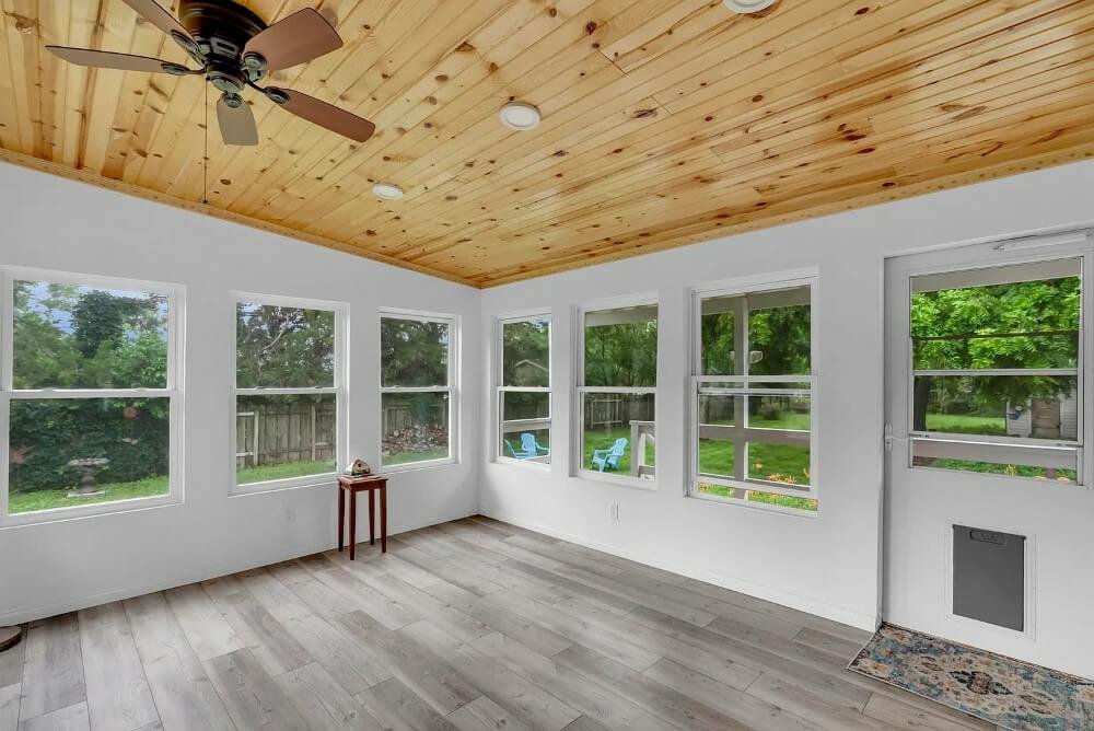 1890 Victorian house Lindsborg Kansas - 18 - sunroom.jpg