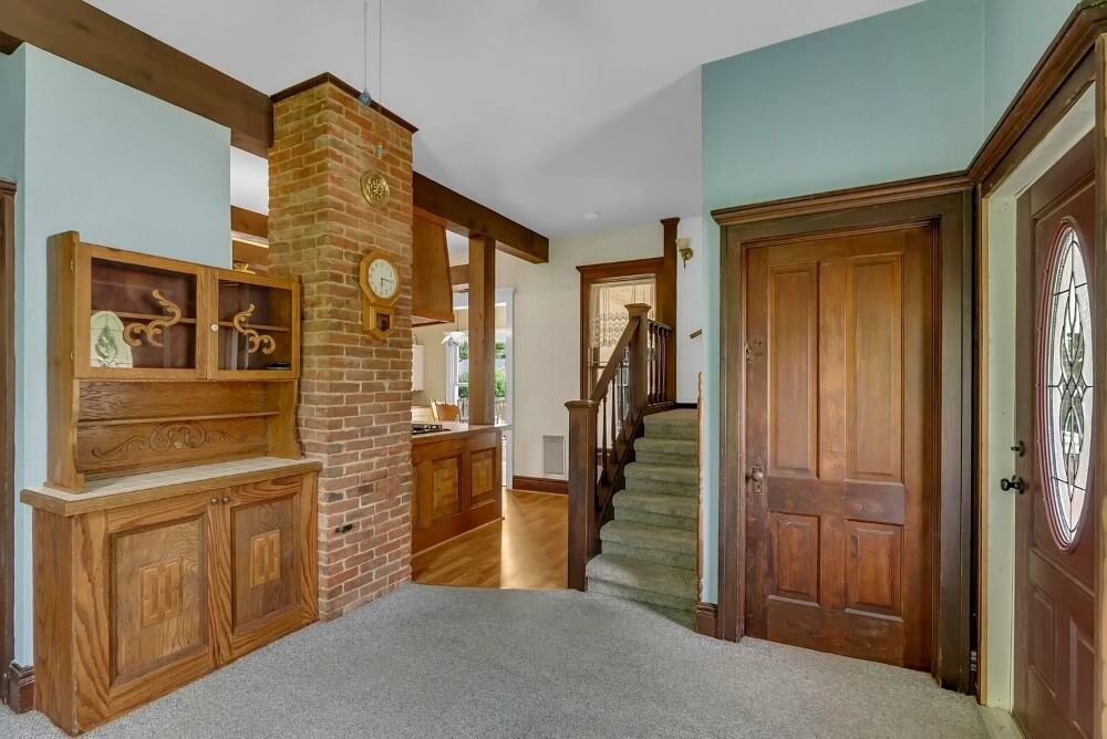 1890 Victorian house Lindsborg Kansas - 19 - stairs.jpg