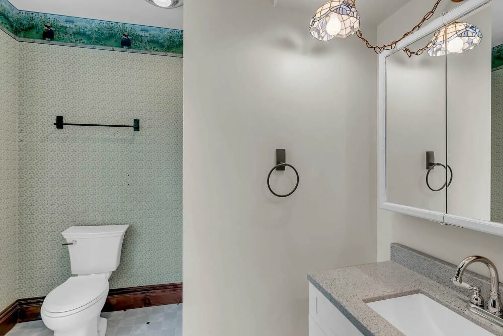 1890 Victorian house Lindsborg Kansas - 20 - bathroom.jpg