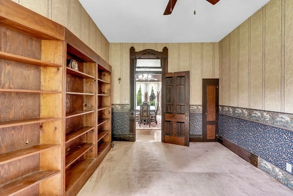 1890 Victorian house Lindsborg Kansas - 22 - storage.jpg