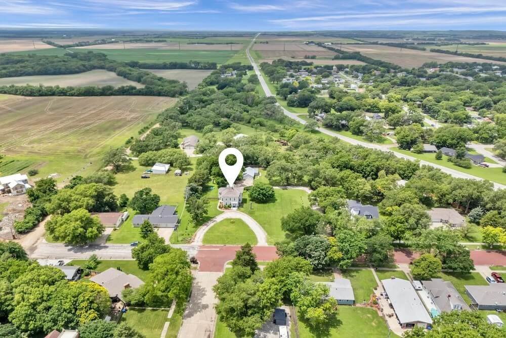 1890 Victorian house Lindsborg Kansas - 31 - aerial view.jpg