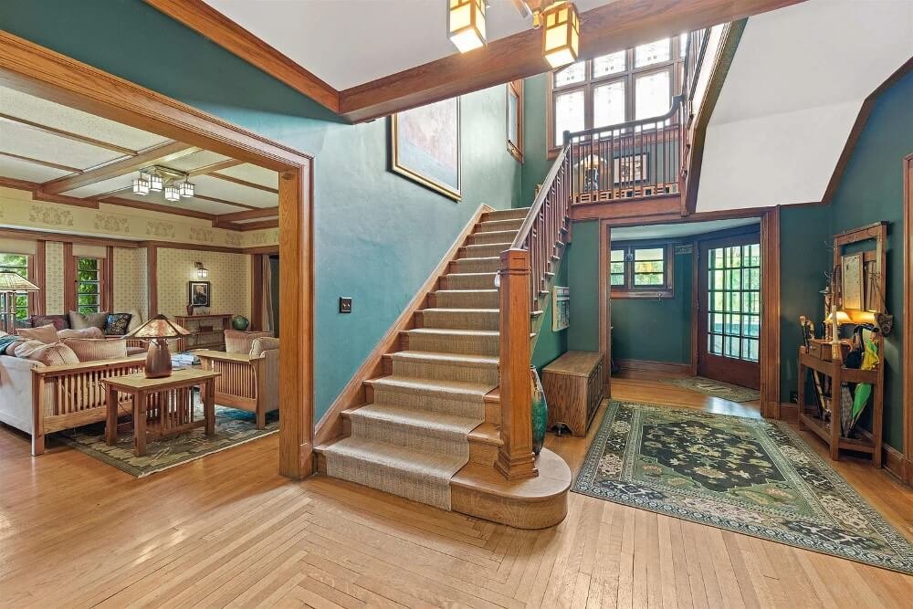 Mount Barbara 1918 Prairie style house Salina Kansas - 7 - staircase.jpeg