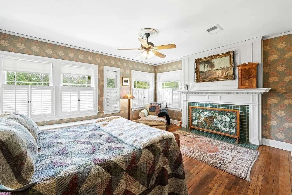 Mount Barbara 1918 Prairie style house Salina Kansas - 23 - bedroom.jpeg