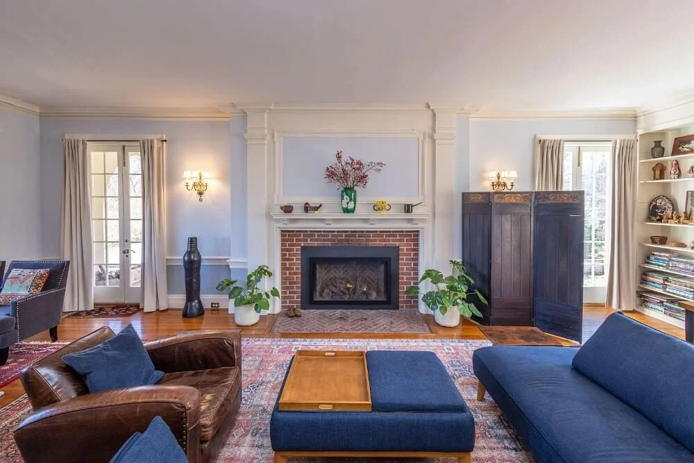 Crosby Manor 1912 New Englander style Belfast Maine - 23 - living room.jpeg