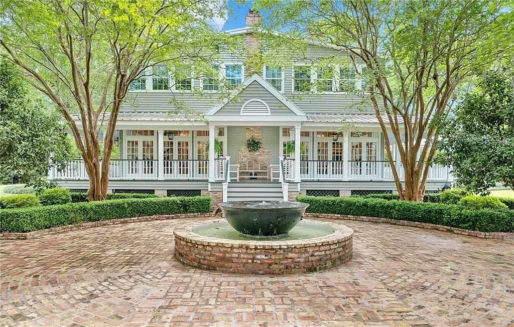 Wolfe Tone 1851 historic property Covington Louisiana - 1 - front view.jpg