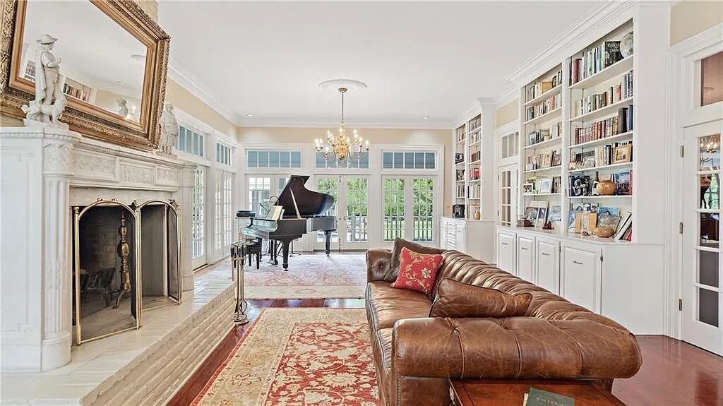 Wolfe Tone 1851 historic property Covington Louisiana - 10 - living area.jpg