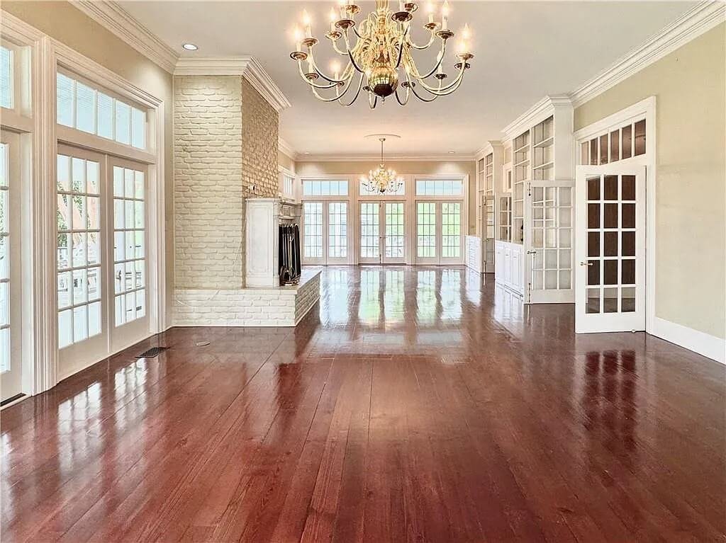 Wolfe Tone 1851 historic property Covington Louisiana - 12 - sunroom.jpg