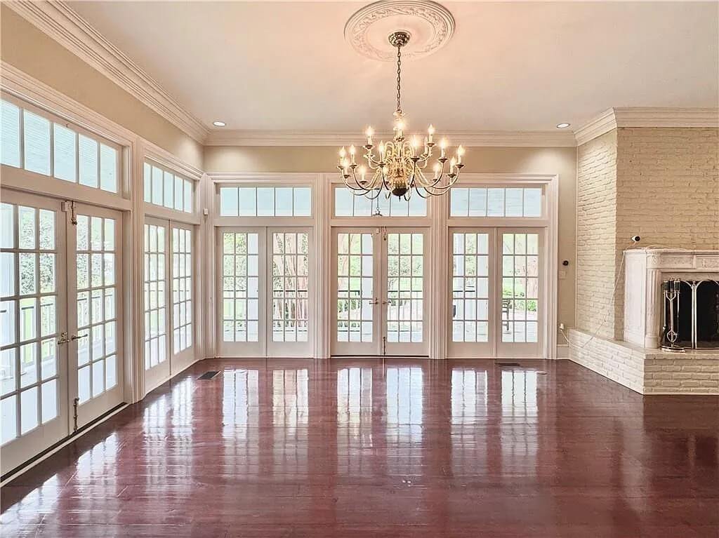 Wolfe Tone 1851 historic property Covington Louisiana - 14 - sunroom.jpg