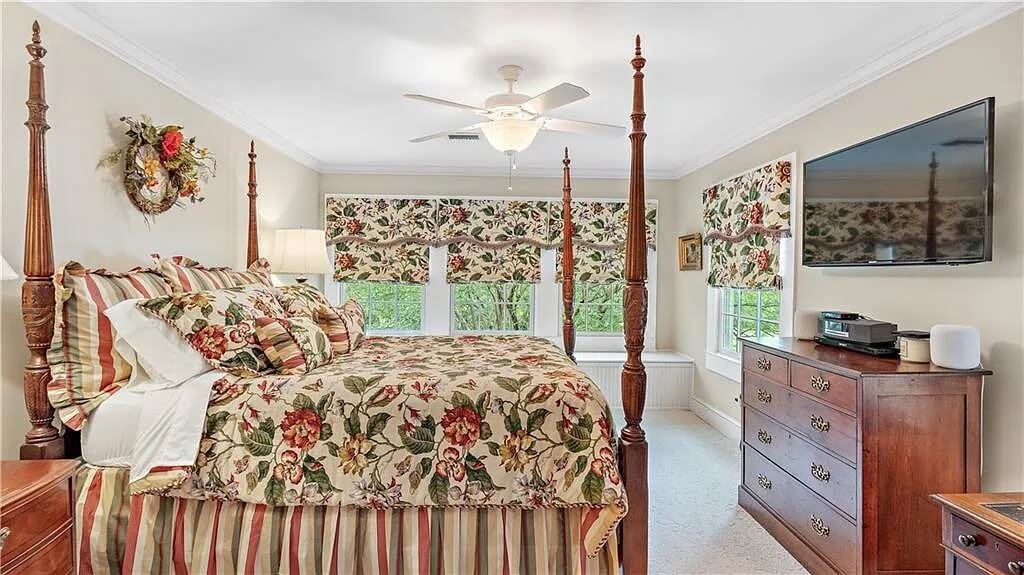 Wolfe Tone 1851 historic property Covington Louisiana - 22 - bedroom.jpg