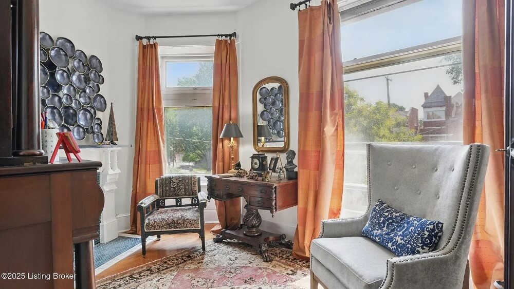 1890 Traditional house Louisville Kentucky - 29 - sunroom.jpeg