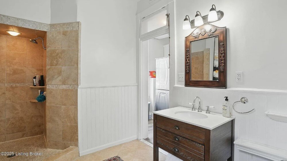 1890 Traditional house Louisville Kentucky - 41 - bathroom.jpeg
