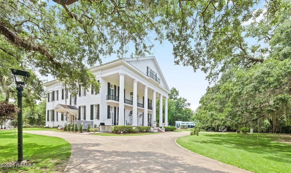 Oaklawn Manor 1836 Greek Colonial Cypremort Point Louisiana - 2 - front view.jpeg