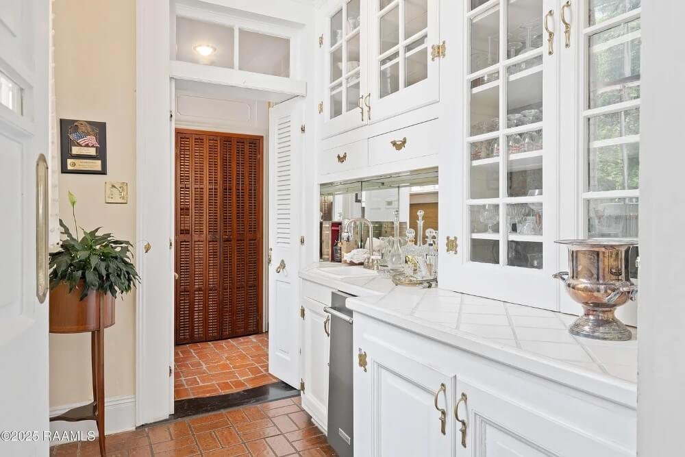 Oaklawn Manor 1836 Greek Colonial Cypremort Point Louisiana - 16 - kitchen.jpeg