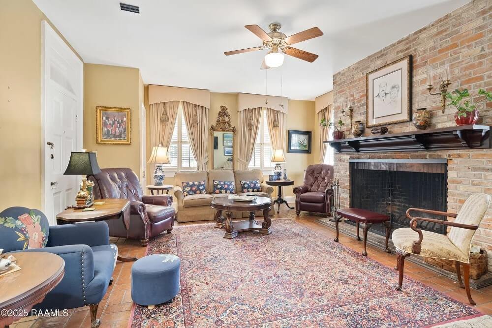 Oaklawn Manor 1836 Greek Colonial Cypremort Point Louisiana - 18 - family room.jpeg