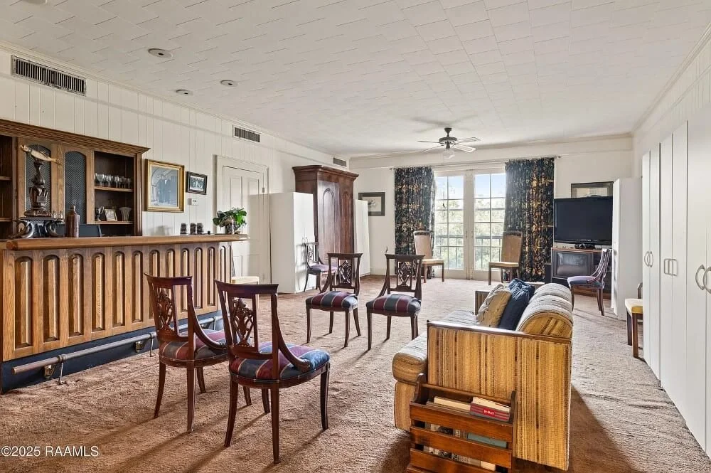 Oaklawn Manor 1836 Greek Colonial Cypremort Point Louisiana - 36 - relax room.jpeg