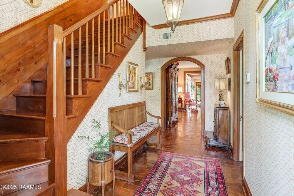 1961 Traditional house Lafayette Louisiana - 4 - foyer.jpeg