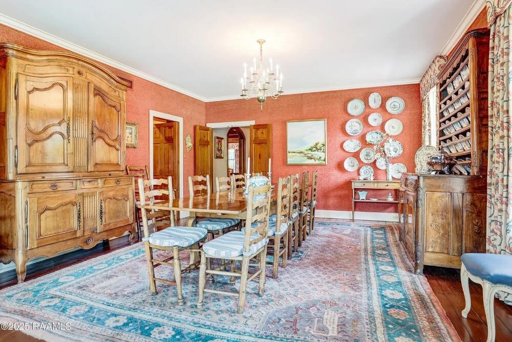 1961 Traditional house Lafayette Louisiana - 10 - dining area.jpeg