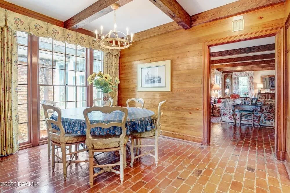 1961 Traditional house Lafayette Louisiana - 11 - breakfast room.jpeg