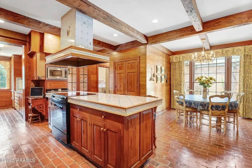 1961 Traditional house Lafayette Louisiana - 13 - kitchen.jpeg