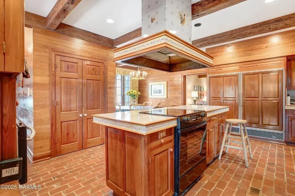 1961 Traditional house Lafayette Louisiana - 14 - kitchen.jpeg