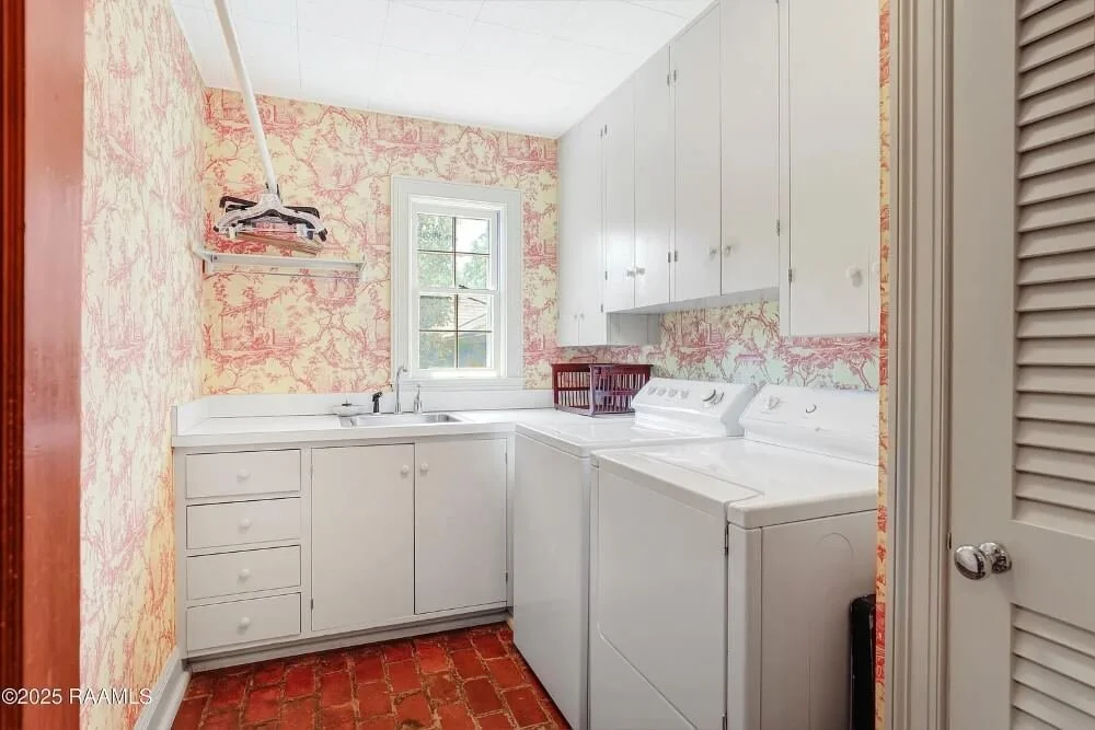 1961 Traditional house Lafayette Louisiana - 16 - laundry.jpeg