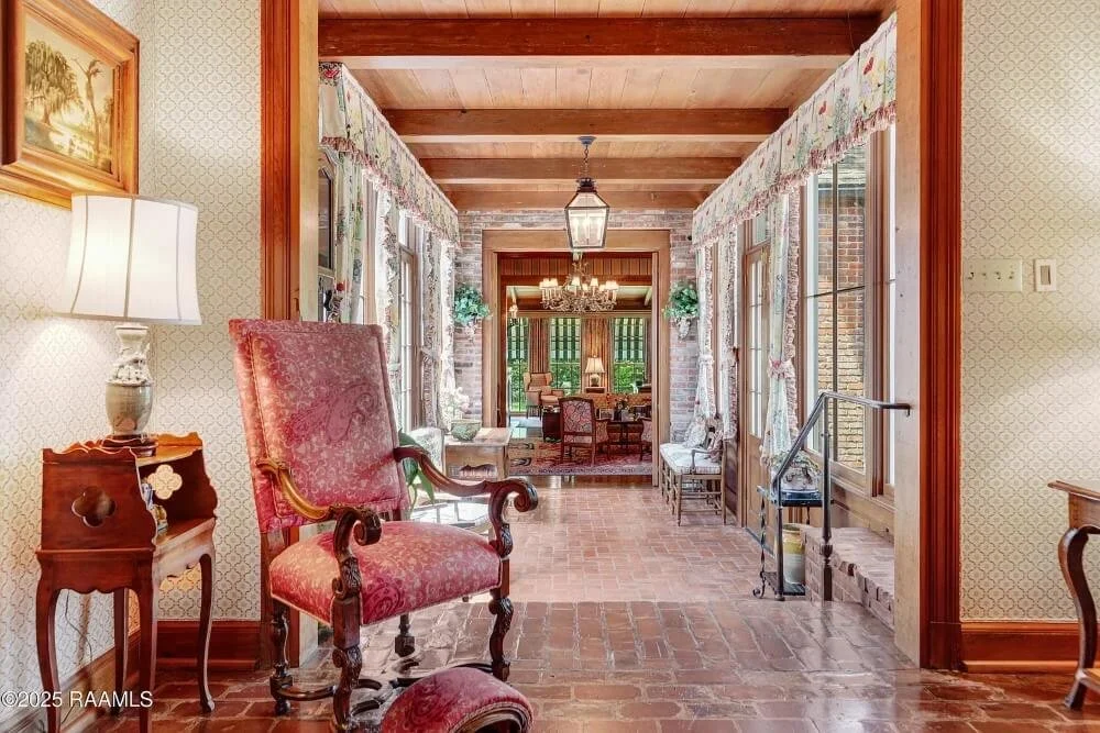 1961 Traditional house Lafayette Louisiana - 18 - sunroom.jpeg