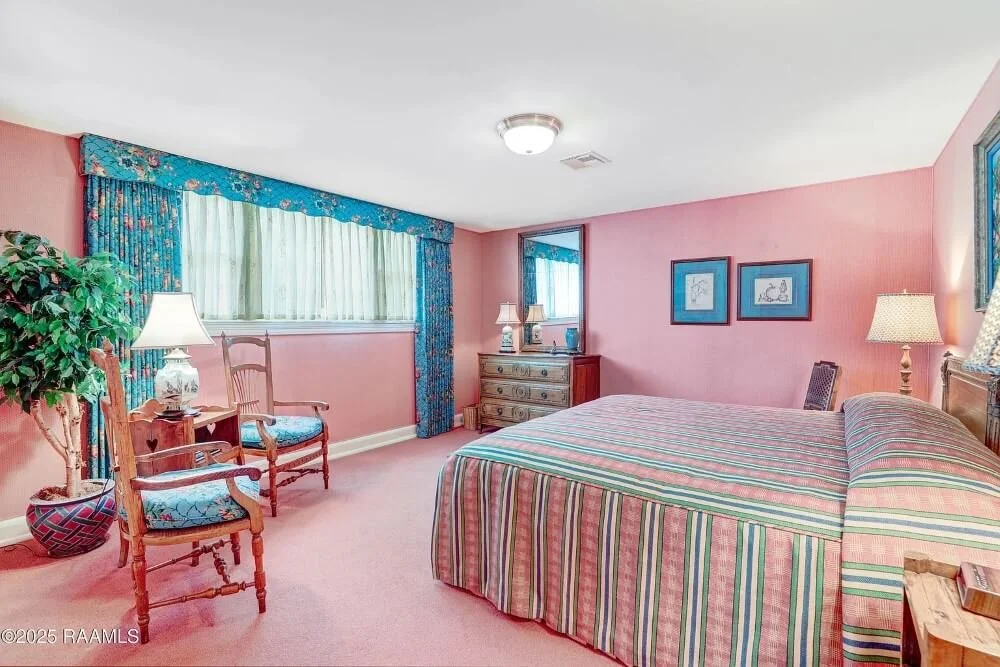 1961 Traditional house Lafayette Louisiana - 34 - bedroom.jpeg