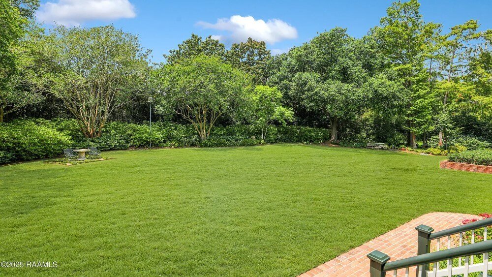 1961 Traditional house Lafayette Louisiana - 46 - garden.jpeg