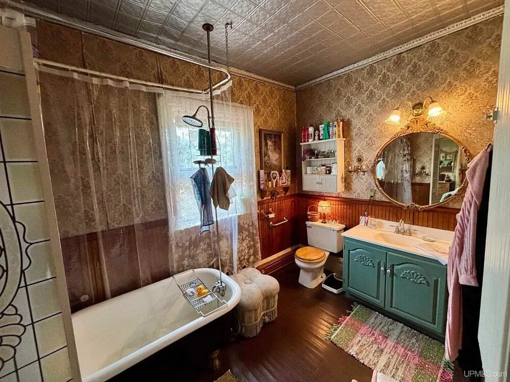 The Macloud House 1883 Victorian style Newberry Michigan - 25 - bathroom.jpeg