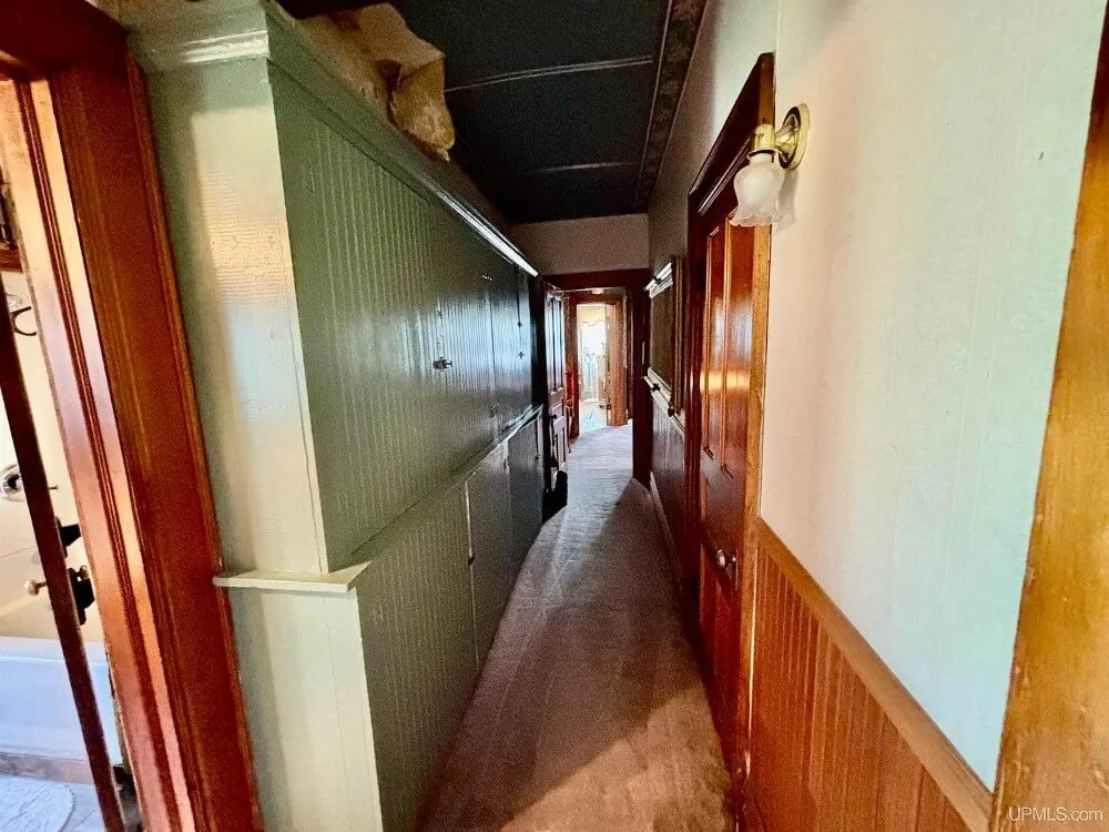 The Macloud House 1883 Victorian style Newberry Michigan - 32 - hallwat.jpeg