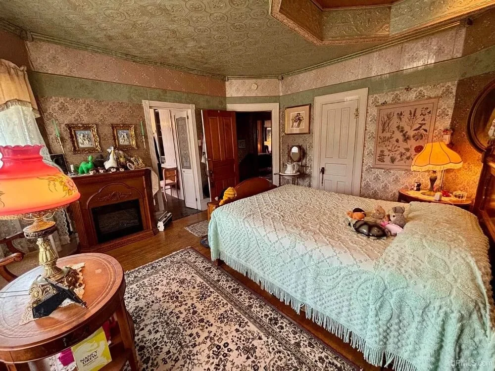 The Macloud House 1883 Victorian style Newberry Michigan - 34 - bedroom.jpeg