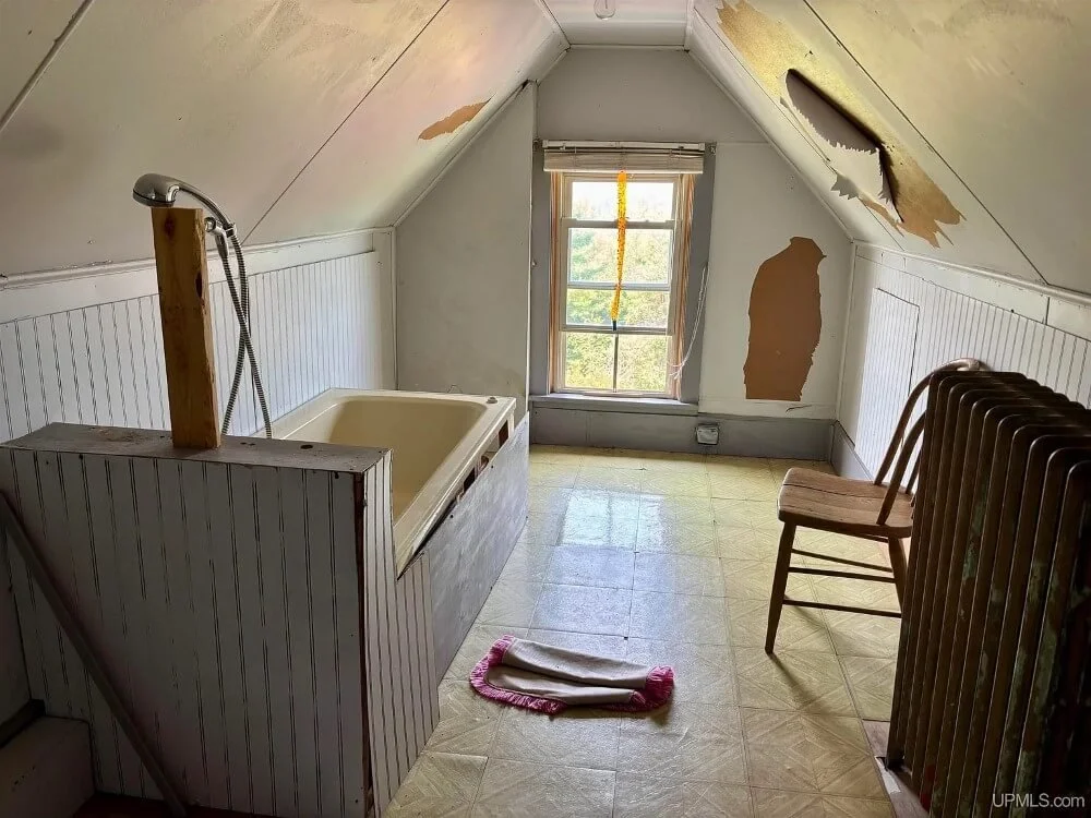 The Macloud House 1883 Victorian style Newberry Michigan - 44 - bathroom.jpeg