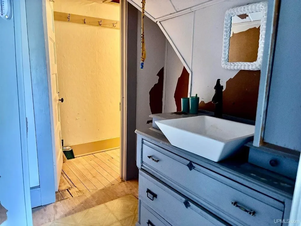The Macloud House 1883 Victorian style Newberry Michigan - 46 - bathroom.jpeg