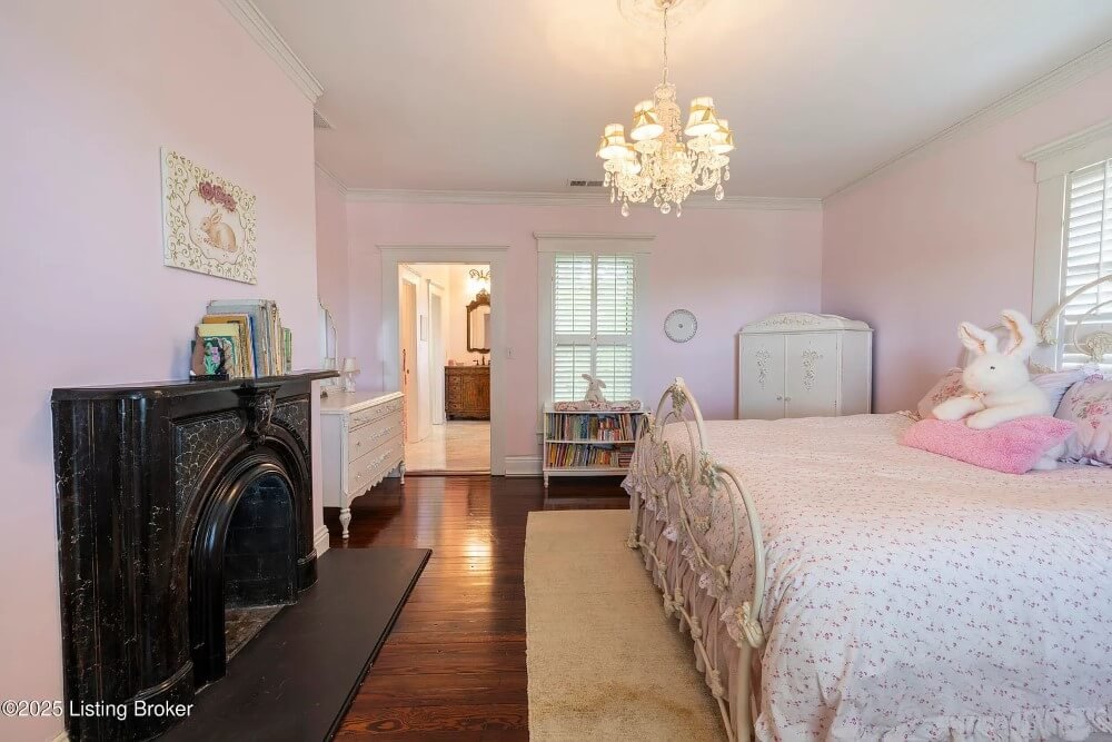 1870 Italianate house Prospect Kentucky - 45 - bedroom.jpeg