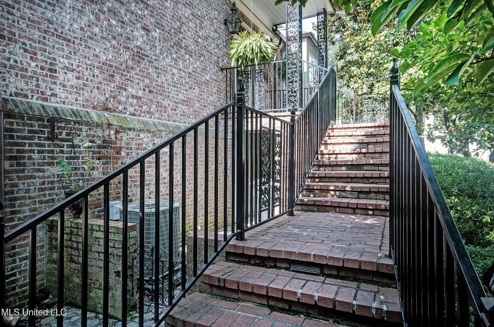1939 Georgian Revival house Jackson Mississippi - 11 - staircase.jpeg