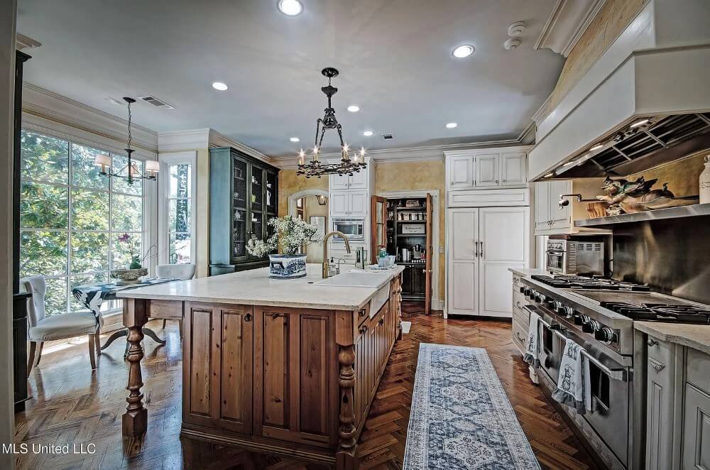 1939 Georgian Revival house Jackson Mississippi - 28 - kitchen.jpeg