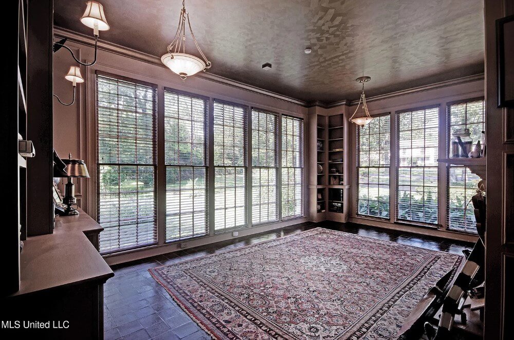 1939 Georgian Revival house Jackson Mississippi - 51 - sunroom.jpeg